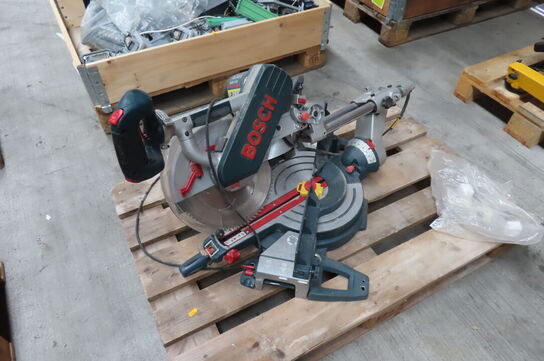 Kap/geringssav BOSCH GCM12SD