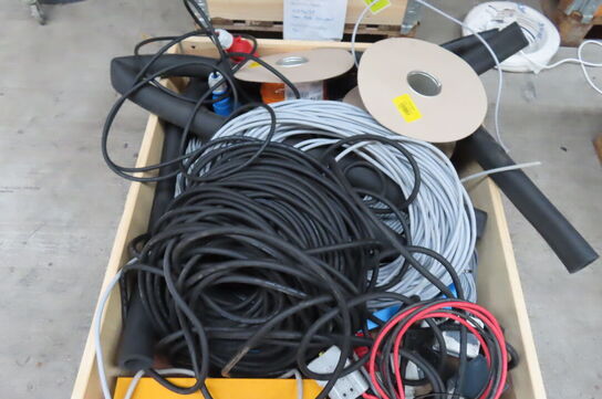 Palle med diverse ledninger mv. 