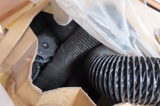 Palle med diverse udsugningsrør