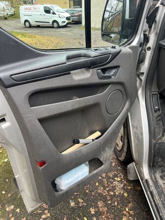 Varebil FORD TRANSIT Custom 2.0TDCi 130 hk