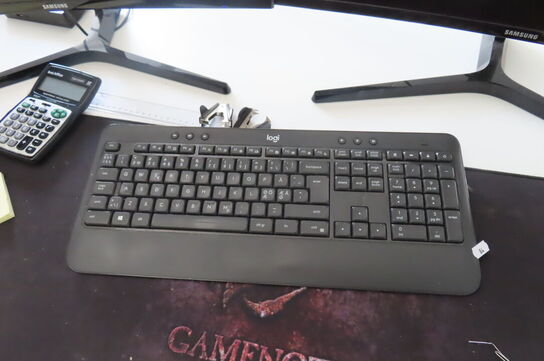 2 stk. Skærme, mus & tastatur SAMSUNG 