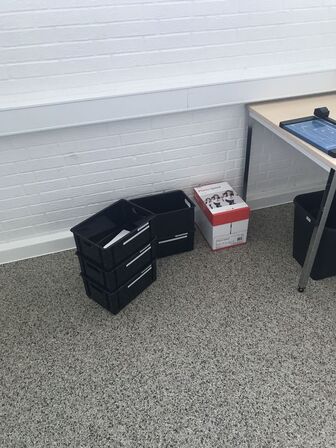 Bord + kontorstol 