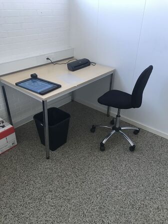 Bord + kontorstol 