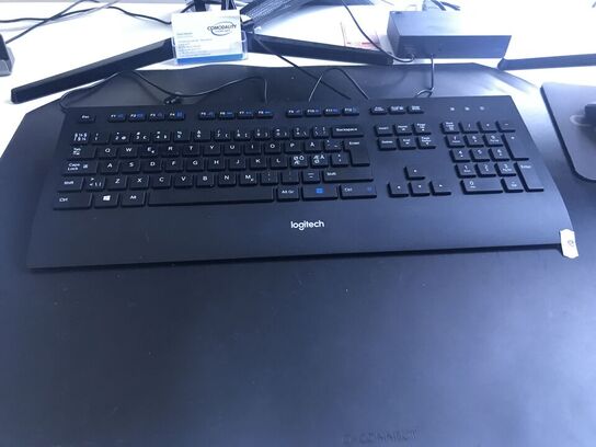 2 stk. Skærme, tastatur & mus SAMSUNG 
