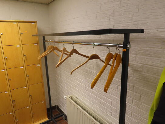 Tøjstativ og stumtjener