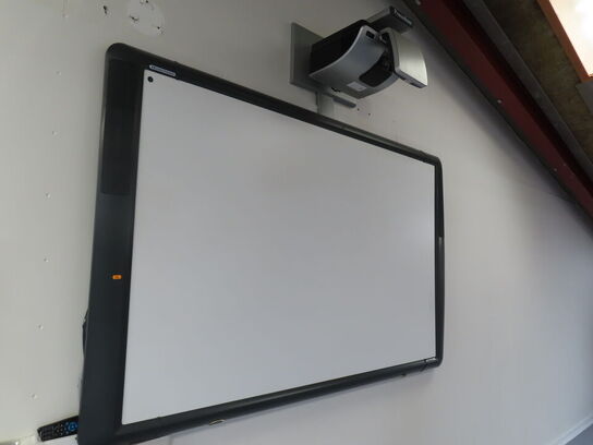 Smartboard med projector og indbyggede højtalere