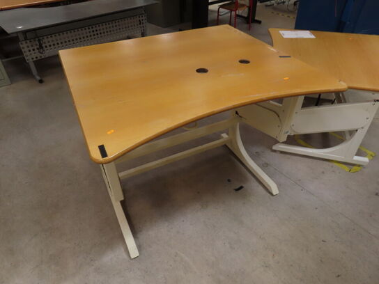 7 stk. Manuelle hæve / sænkebord