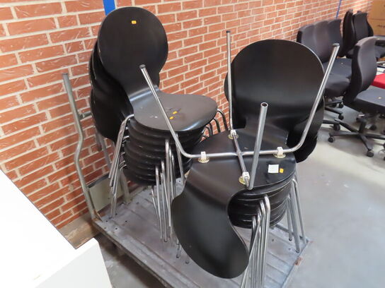 18 stk. stabelbare skalstole