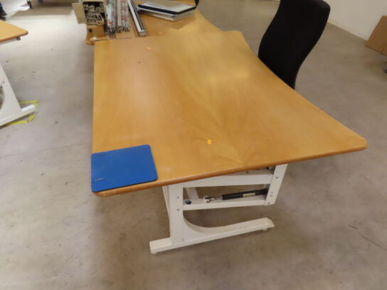 7 stk. Manuelle hæve / sænkebord