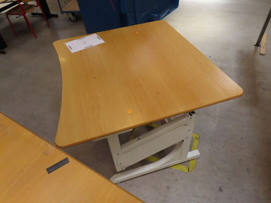 7 stk. Manuelle hæve / sænkebord