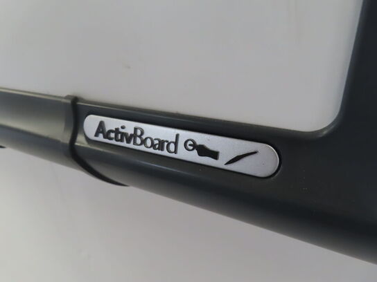 Smartboard med projector og indbyggede højtalere