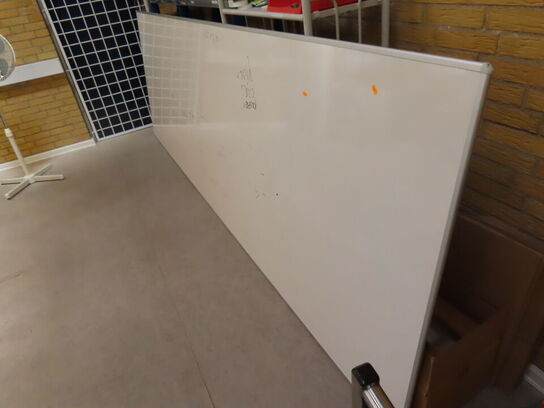 Whiteboard (380x125)