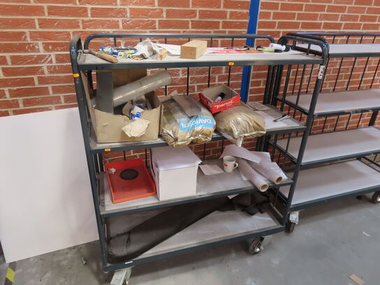 2 stk. reoler på hjul (uden indhold)