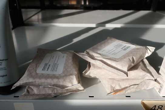 Diverse olier, hudprodukter m.v. 