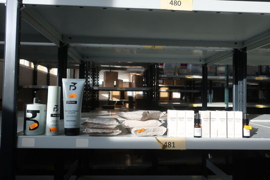 Diverse olier, hudprodukter m.v. 