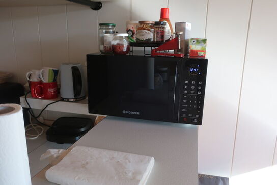 Borde, stole, airfryer m.v. 