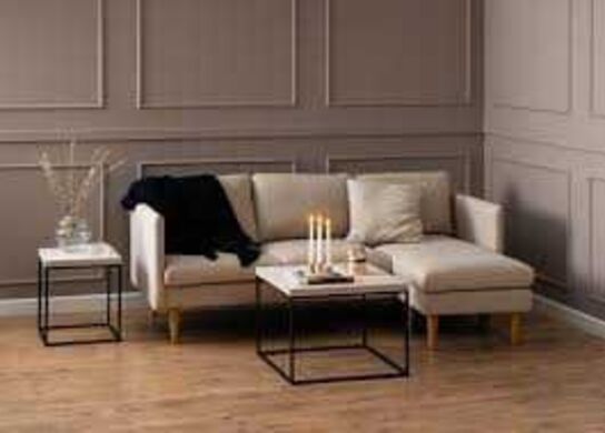 Milly 3 pers. sofa m. chaiselong, vendbar - beige stof og gummitræ