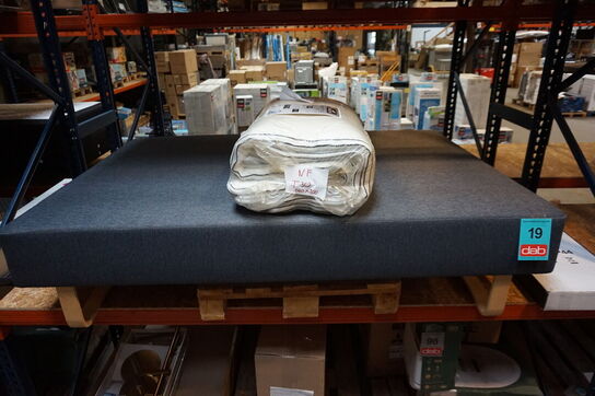 Nordisk Fjer boxmadrasseng med meder og T30 topmadras 140x200 cm
