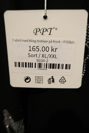 Stort parti dametøj – blandede styles og størrelser SE BILLEDER