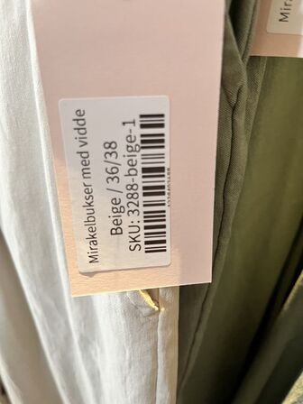 Stort parti dametøj – blandede styles og størrelser SE BILLEDER