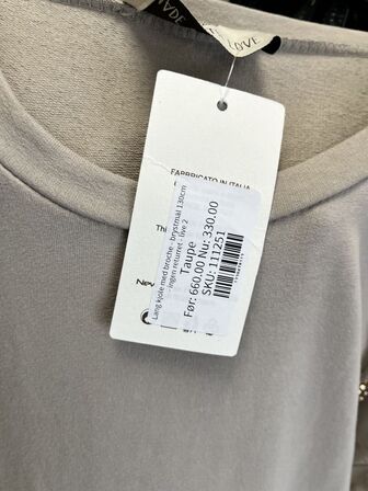 Stort parti dametøj – blandede styles og størrelser SE BILLEDER