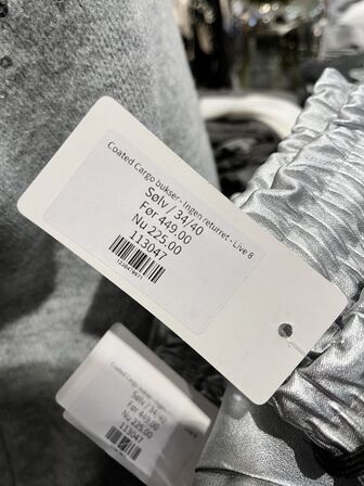 Stort parti dametøj – blandede styles og størrelser SE BILLEDER