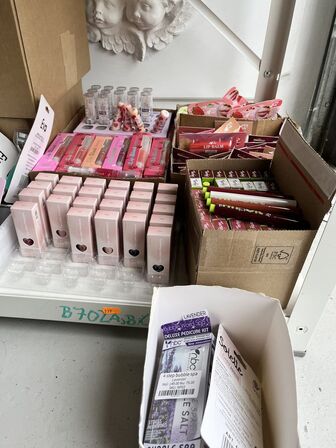 Blandet parti m. Lip gloss, bubble spa mm.