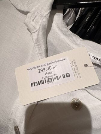 Stort parti dametøj – blandede styles og størrelser SE BILLEDER