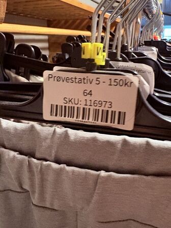 Stort parti dametøj – blandede styles og størrelser SE BILLEDER