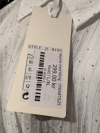 Stort parti dametøj – blandede styles og størrelser SE BILLEDER