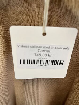 Stort parti dametøj – blandede styles og størrelser SE BILLEDER