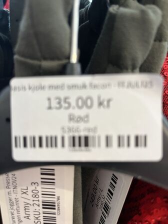 Stort parti dametøj – blandede styles og størrelser SE BILLEDER
