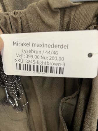 Stort parti dametøj – blandede styles og størrelser SE BILLEDER