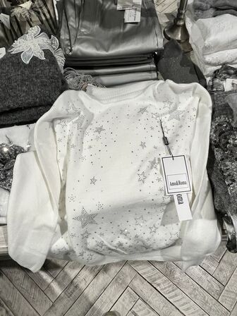 Stort parti dametøj – blandede styles og størrelser SE BILLEDER