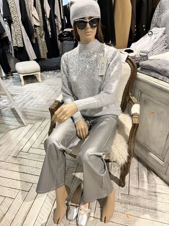 Mannequin m. Tøj