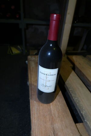 18 flasker rødvin EDMEADES Zinfandel