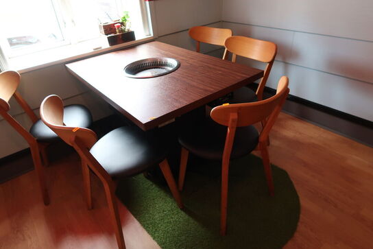 Bord med indbygget grill HNTAI ROASTER med 5 stk. stole