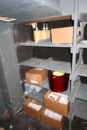 Div. Tallerkner, rengøringsmidler m.m.