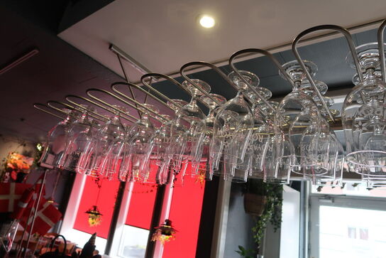 Glashylde med div. Glas