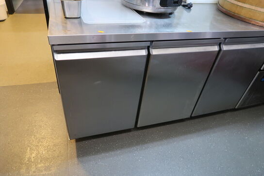 Kølebord INTERLUX CGN3-MT-DZ-6D-R290