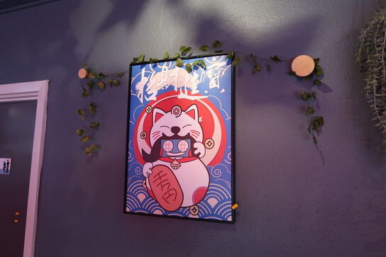 2 stk. plakater samt div. Blomster