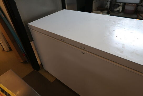 Kummefryser LOGIK LCF420W23E uden indhold