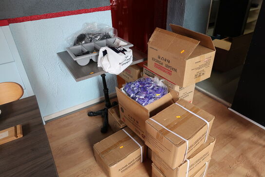 Bord samt wasabi pulver m.m.