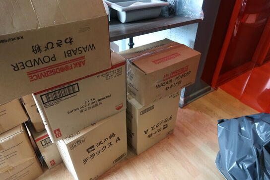 Bord samt wasabi pulver m.m.