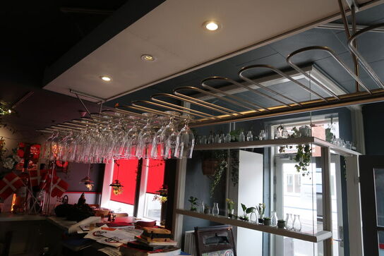 Glashylde med div. Glas