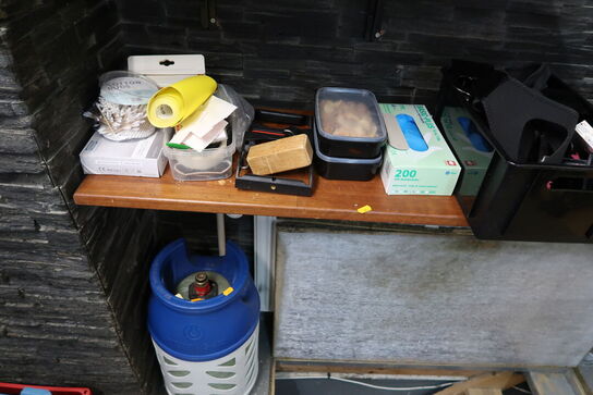 3 stk. træhylder uden indhold