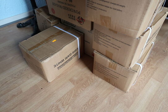 Bord samt wasabi pulver m.m.