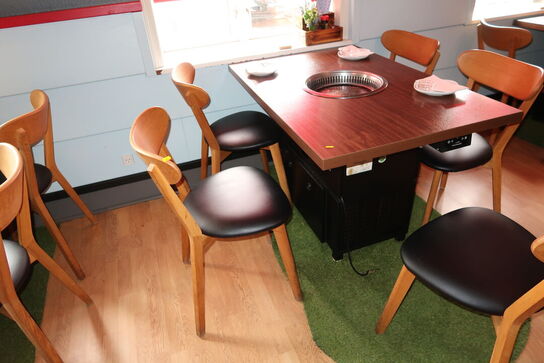 Bord med indbygget grill HNTAI ROASTER med 5 stk. stole