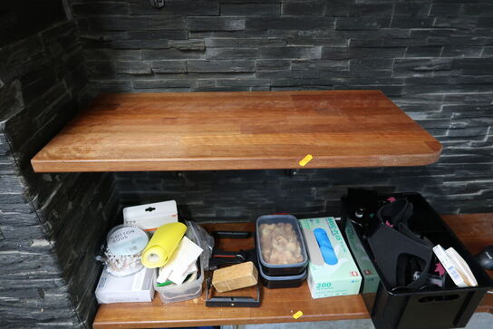 3 stk. træhylder uden indhold