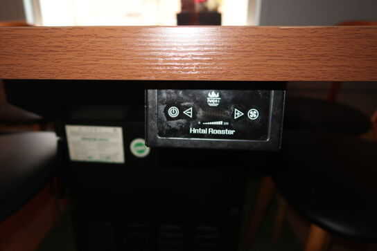 Bord med indbygget grill HNTAI ROASTER med 5 stk. stole